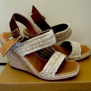 Steve Madden Beige Wedge